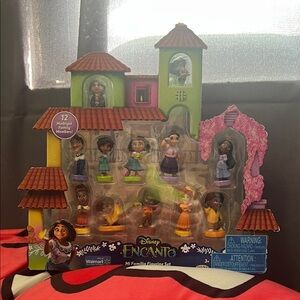 Disney Encanto Mi Familia 12 Mini Figure Set NIB
